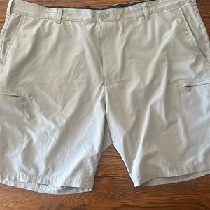 Gray Cargo Shorts with Lightweight Fabric